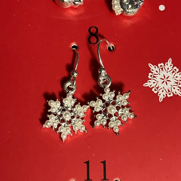 🌸Napier 12 Days Of Earrings - Picture 2 of 9